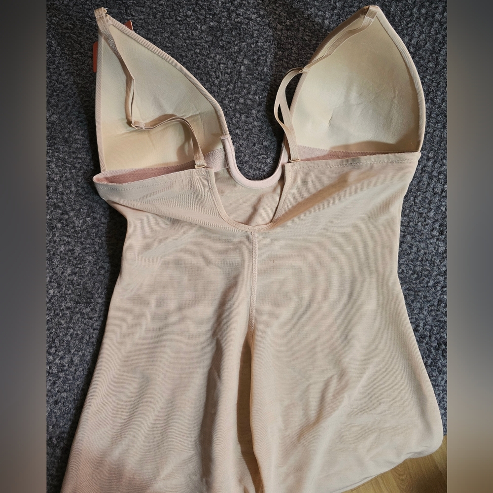 FeelinGirl Shapewear for Women With Tummy Control Built In Bra With U Plunge NWT - Picture 8 of 12